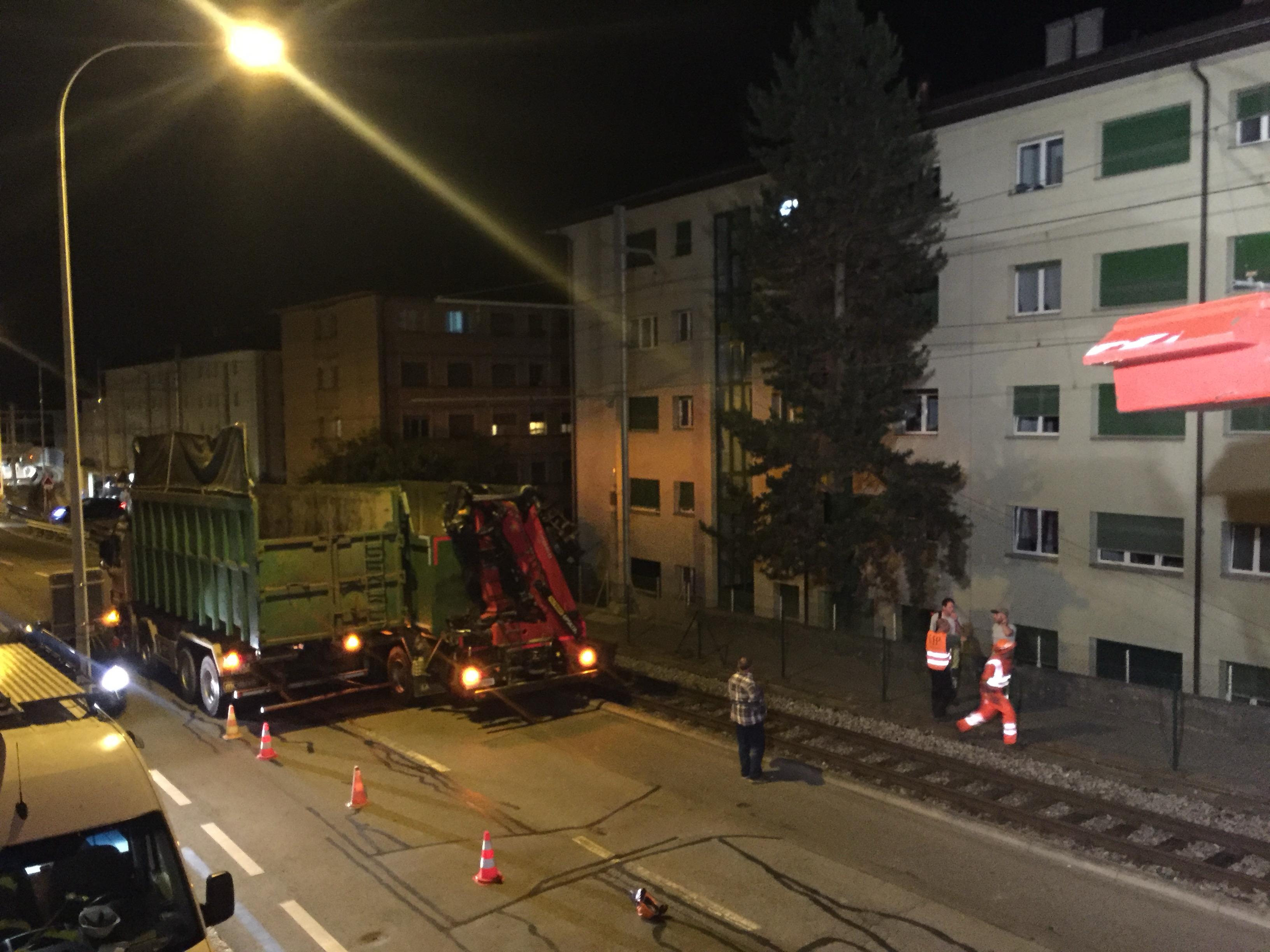 Évacuation de déchets verts par camion grue dans le Jura — SAS POLYVIER